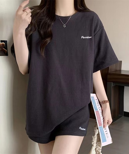 LAFFMO（ラフモ）の「ワンポイント刺繍Tシャツ＆ショートパンツ 上下セット（スウェット・レディース・ベージュ/ダークグレー/ブルー・L/M）」の6枚目の写真