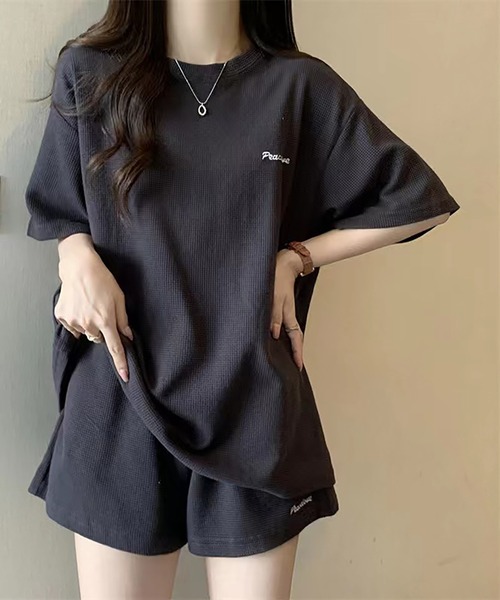 LAFFMO（ラフモ）の「ワンポイント刺繍Tシャツ＆ショートパンツ 上下セット（スウェット・レディース・ベージュ/ダークグレー/ブルー・L/M）」の7枚目の写真