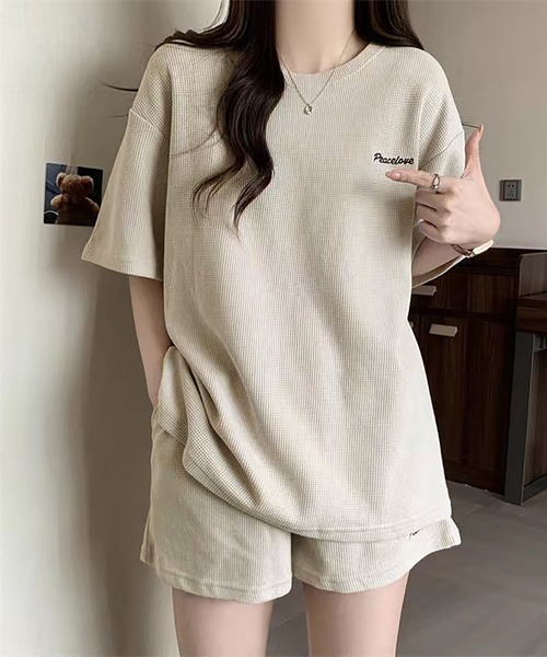 LAFFMO（ラフモ）の「ワンポイント刺繍Tシャツ＆ショートパンツ 上下セット（スウェット・レディース・ベージュ/ダークグレー/ブルー・L/M）」の11枚目の写真