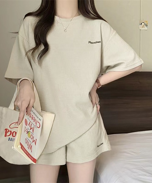 LAFFMO（ラフモ）の「ワンポイント刺繍Tシャツ＆ショートパンツ 上下セット（スウェット・レディース・ベージュ/ダークグレー/ブルー・L/M）」の12枚目の写真