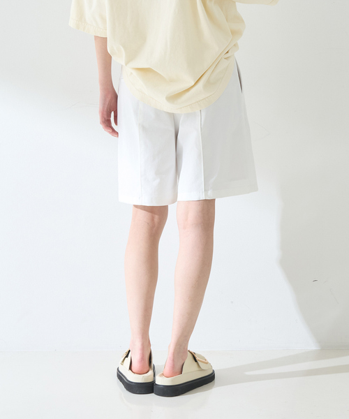Rouge vif(ルージュヴィフ)の「フロントタックショートパンツ(その他パンツ・レディース・ベージュ/ホワイト/ブラック・36/38)」の5枚目の写真