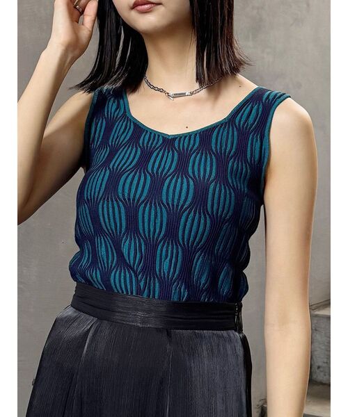 MURUA（ムルーア）の「ウェーブパターンニットタンク（タンクトップ・レディース・ブラック/アイボリー/ブルー/オレンジ・FREE）」の4枚目の写真