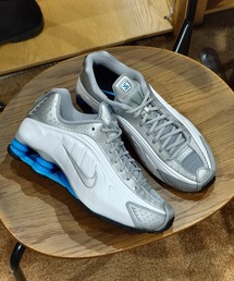 NIKE(iCL)SHOX R4@HQ1988-005(Xj[J[)