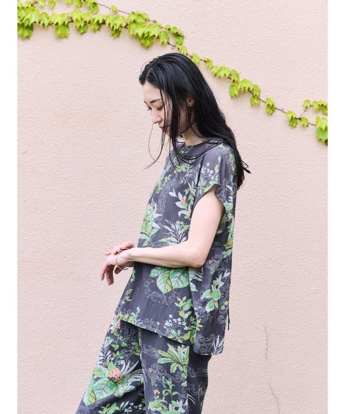 DOLLUPOOPS（ドールアップウップス）の「リーフプリントバックリボントップス（シャツ/ブラウス・レディース・チャコールグレー/オフホワイト/グリーン・38）」の15枚目の写真