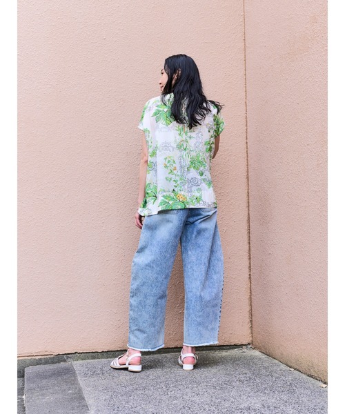 DOLLUPOOPS（ドールアップウップス）の「リーフプリントバックリボントップス（シャツ/ブラウス・レディース・チャコールグレー/オフホワイト/グリーン・38）」の6枚目の写真