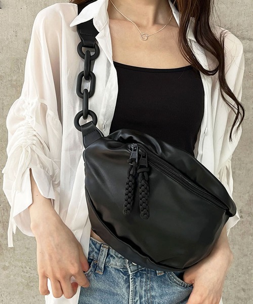 ももちゃんです！！！ PECHINCHAR ブラック ボディバッグ ももちゃんです！！！ PECHINCHAR ブラック ボディバッグ 楽天