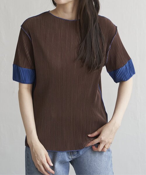 VENCEEXCHANGE(ヴァンスエクスチェンジ)の「プリーツ袖配色トップス(Tシャツ/カットソー・レディース・ブラック/ブラウン/グレー/アイボリー/ベージュ・FREE)」の4枚目の写真