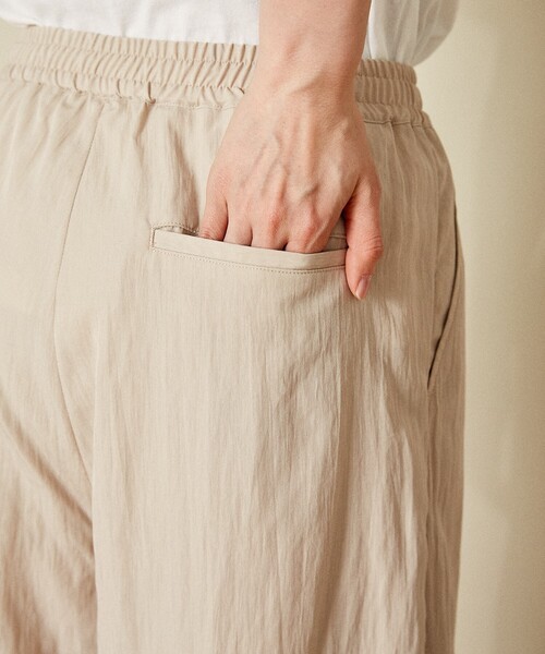 FREAK'S STORE(フリークスストア)の「<接触冷感> SUMMERCOOL リボン付き キャミソール セットアップ/ビスチェ セットアップ(その他パンツ・レディース・ベージュ/グレイッシュベージュ/ブラック/ブルー・SMALL/MEDIUM)」の8枚目の写真