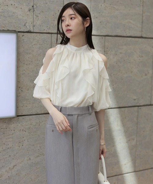 Rirandture（リランドチュール）の「オフショルダーフリルブラウス