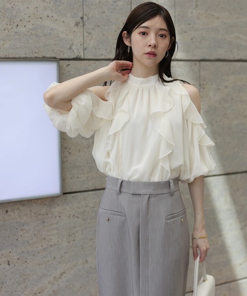 Rirandture（リランドチュール）の「オフショルダーフリルブラウス