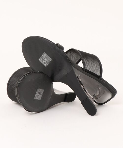 CHARLES & KEITH(チャールズ & キース)の「メッシュ スカルプチュアヒールウエッジ(サンダル・レディース・ブラック系その他2/アイボリー・22.5cm/23cm/23.5cm/24.5cm/25cm/25.5cm/26.5cm)」の11枚目の写真