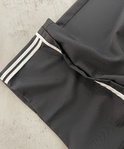 AIC.（エーアイシー）の「ターンバックパイピングワイドパンツ（その他パンツ・レディース・ブラック/チャコールグレー・FREE）」の4枚目の写真