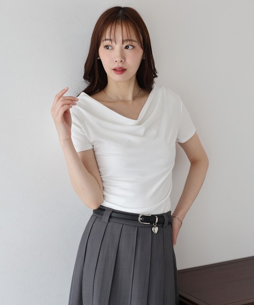 BLUEEAST(ブルーイースト)の「半袖ドレープネックTシャツ(Tシャツ/カットソー・レディース・ブラック/ホワイト/イエロー/ブルー・MEDIUM)」の2枚目の写真