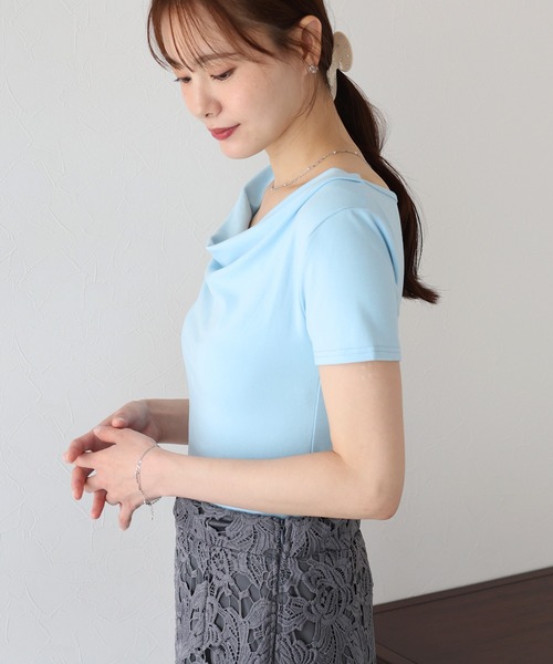 BLUEEAST(ブルーイースト)の「半袖ドレープネックTシャツ(Tシャツ/カットソー・レディース・ブラック/ホワイト/イエロー/ブルー・MEDIUM)」の15枚目の写真