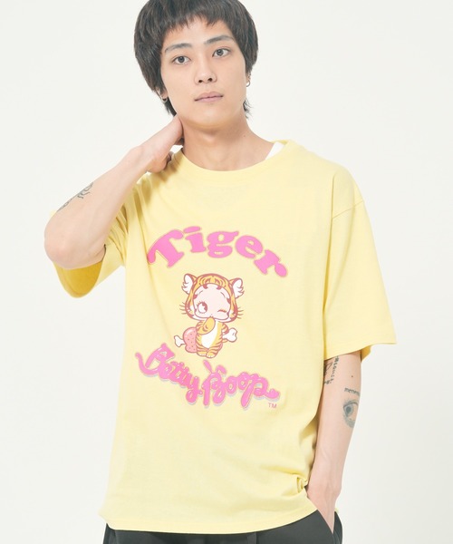BETTY BOOP(ベティ・ブープ)の「BETTYトラバブTEE(M1)(Tシャツ/カットソー・メンズ・ブラック/パープル/イエロー/カーキ/ホワイト・X-LARGE/LARGE/MEDIUM)」の2枚目の写真