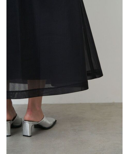 ELENDEEK(エレンディーク)の「メッシュボンディングフレア―ドスカート(スカート・レディース・オフホワイト/ベージュ/ブラック/カーキ・01/02)」の17枚目の写真