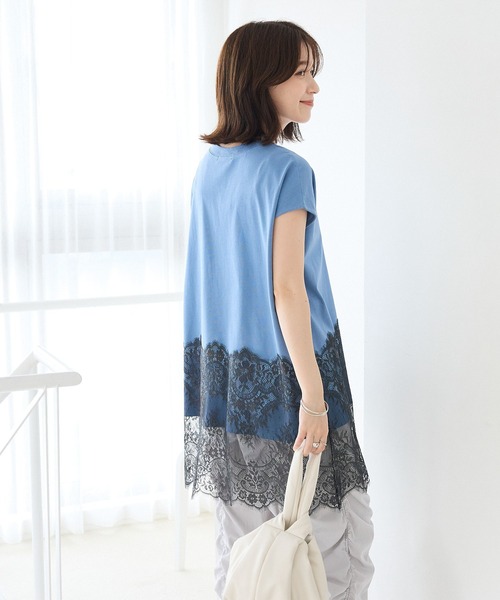 Green Parks(グリーンパークス)の「フレンチスリーブ裾レースロゴチュニック(チュニック・レディース・オフホワイト/ブルー/ブラック/ブラウン・FREE)」の5枚目の写真