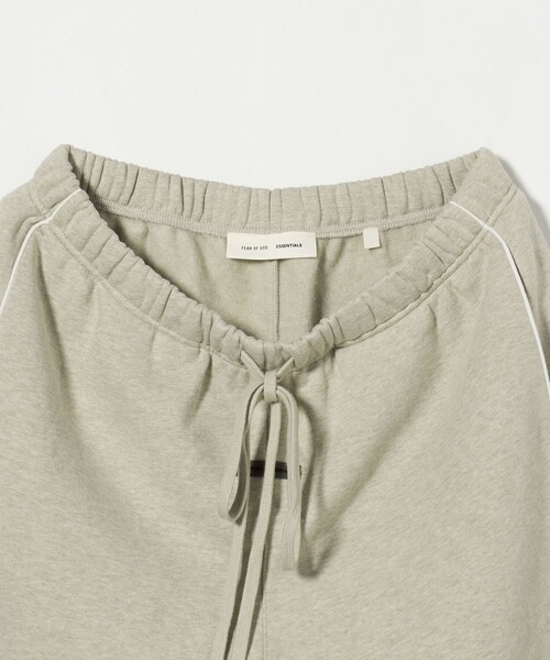 FOG ESSENTIALS(エフオージーエッセンシャルズ)の「<FEAR OF GOD ESSENTIALS>バスケットボール ショーツ(スウェットパンツ・メンズ・ライトグレー/ベージュ・XS/S)」の13枚目の写真