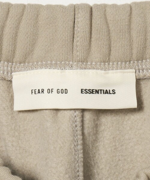 FOG ESSENTIALS(エフオージーエッセンシャルズ)の「<FEAR OF GOD ESSENTIALS>バスケットボール ショーツ(スウェットパンツ・メンズ・ライトグレー/ベージュ・XS/S)」の15枚目の写真