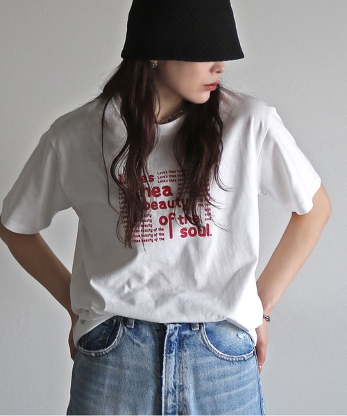 COURO(コウロ)の「アソートミックスロゴTシャツ(Tシャツ/カットソー・レディース・ブルー系1/ブルー系/レッド系/ホワイト系2/ホワイト系1/ホワイト系/レッド系2/レッド系1/ピンク系/ネイビー系1/ホワイト系4/イエロー系2/ブルー系2/ネイビー系2/ネイビー系/ホワイト系5/ホワイト系3/ピンク系2/ピンク系1/イエロー系1/イエロー系・FREE)」の2枚目の写真