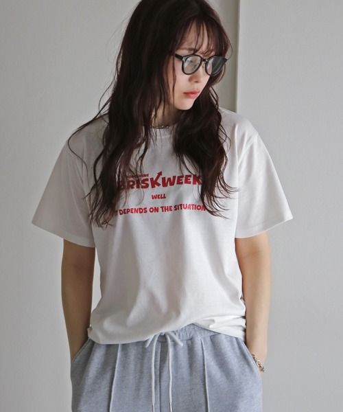 COURO(コウロ)の「アソートミックスロゴTシャツ(Tシャツ/カットソー・レディース・ブルー系1/ブルー系/レッド系/ホワイト系2/ホワイト系1/ホワイト系/レッド系2/レッド系1/ピンク系/ネイビー系1/ホワイト系4/イエロー系2/ブルー系2/ネイビー系2/ネイビー系/ホワイト系5/ホワイト系3/ピンク系2/ピンク系1/イエロー系1/イエロー系・FREE)」の1枚目の写真