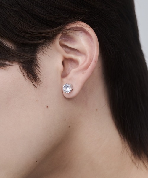 WYZ surgical stainless(ダブリューワイジィーサージカルステンレス)の「【 金属アレルギー対応 】 ビジューピアス風イヤリング サージカルステンレス(両耳用)(イヤリング・メンズ・ホワイト/ブラック・FREE)」の11枚目の写真