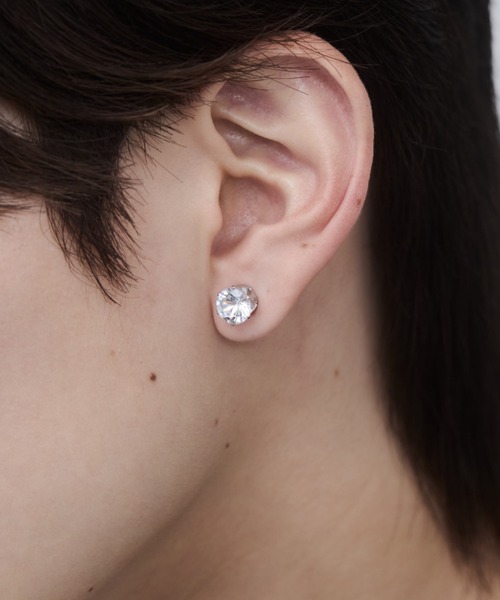 WYZ surgical stainless(ダブリューワイジィーサージカルステンレス)の「【 金属アレルギー対応 】 ビジューピアス風イヤリング サージカルステンレス(両耳用)(イヤリング・メンズ・ホワイト/ブラック・FREE)」の12枚目の写真