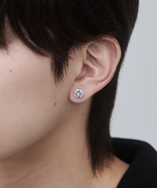 WYZ surgical stainless(ダブリューワイジィーサージカルステンレス)の「【 金属アレルギー対応 】 ビジューピアス風イヤリング サージカルステンレス(両耳用)(イヤリング・メンズ・ホワイト/ブラック・FREE)」の9枚目の写真