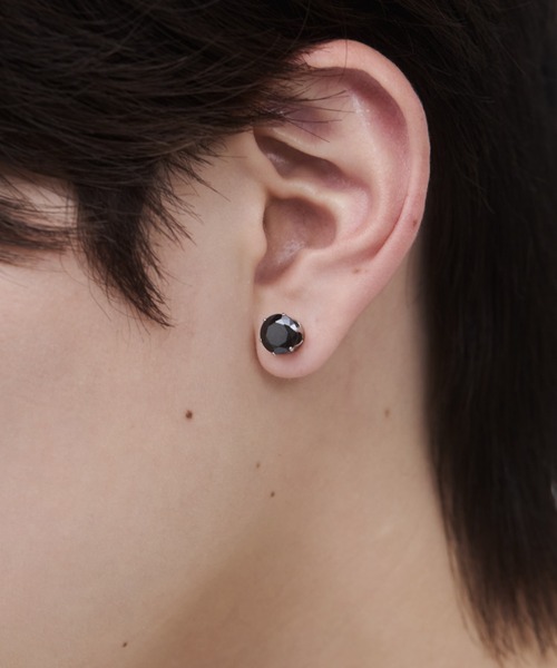 WYZ surgical stainless(ダブリューワイジィーサージカルステンレス)の「【 金属アレルギー対応 】 ビジューピアス風イヤリング サージカルステンレス(両耳用)(イヤリング・メンズ・ホワイト/ブラック・FREE)」の14枚目の写真