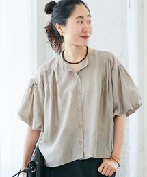 サテンノーカラーバルーンブラウス