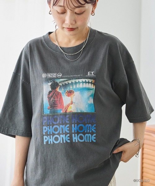 SCREEN STARS（スクリーンスターズ）の「E.T.｜ムービー フォトTシャツ（Tシャツ/カットソー・レディース・ブラック/ホワイト・M/L）」の4枚目の写真