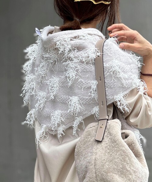 NOLLEY’S（ノーリーズ）の「トライアングルシャワストール（ストール/ショール・レディース・ライトグレー/キナリ・FREE）」の12枚目の写真