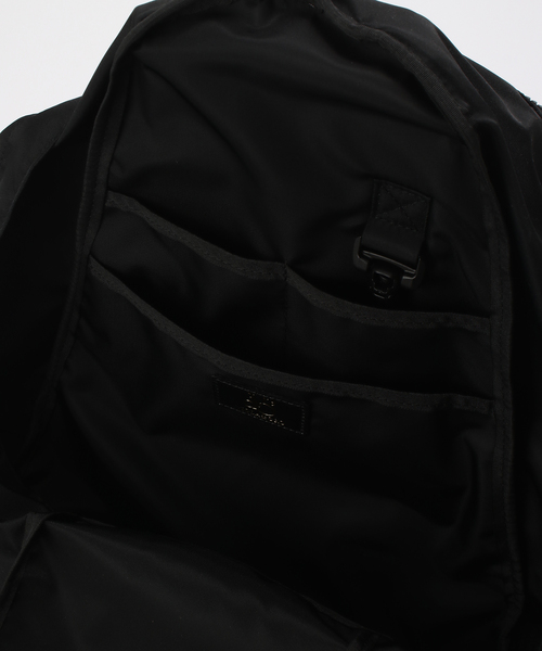 La TOTALITE(ラトータリテ)の「VIOLAd’ORO / ヴィオラドーロ バイヤスポケット ナイロンリュック(バックパック/リュック・レディース・ブラック/ベージュ・FREE)」の8枚目の写真