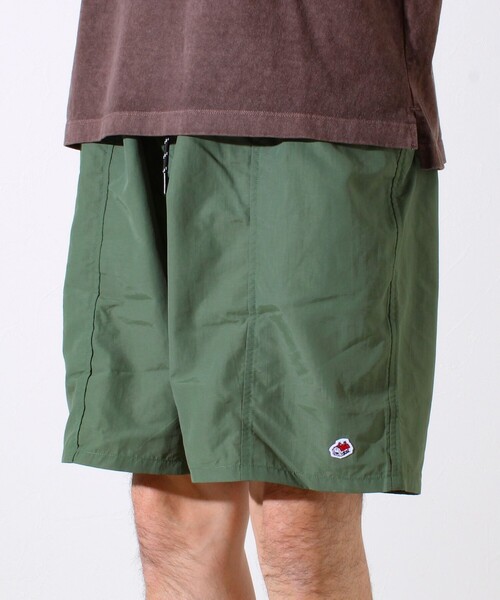 FREDY MAC（フレディーマック）の「【FREDYMAC】ハウスロゴ刺繍入りナイロンショーツ（ユニセックス対応）（その他パンツ・メンズ・カーキ/ブラック/オレンジ/ネイビー・M/L）」の2枚目の写真