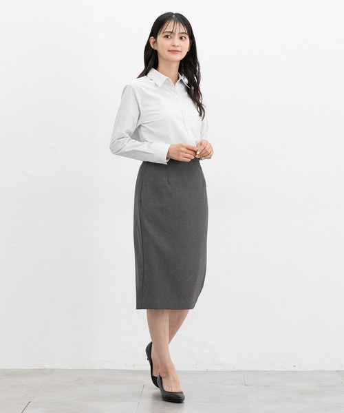 Honeys(ハニーズ)の「【らくらくアイロン】らくらくスキッパーシャツ(ビジネスシャツ・レディース・ライトパープル/サックスブルー系/ホワイト/ライトグレー系/ホワイト×ブラック/ネイビー/ブラック・3L/L/LL/M/S)」の14枚目の写真
