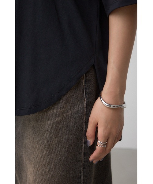 AZUL by moussy(アズールバイマウジー)の「C/TラウンドヘムTシャツ(Tシャツ/カットソー・レディース・ホワイト/マジェンタ/ブラック・FREE)」の9枚目の写真