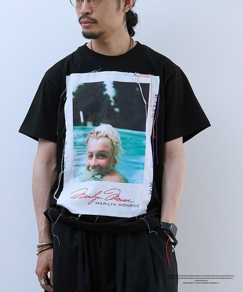 DISCOVERED(ディスカバード)の「DISCOVERED MARILYN MONROE TEE (POOL)(Tシャツ/カットソー・メンズ・ホワイト/ブラック・1/2/3/4)」の1枚目の写真