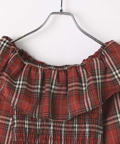 3.3 Field Trip （3.3フィールドトリップ）の「3.3 Field Trip／チェックオフショルブラウス（シャツ/ブラウス・レディース・ネイビー/ブラウン/レッド・FREE）」の9枚目の写真