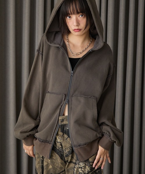 PBLIM(ページボーイリム)の「《UNISEX》リメイクフウジップパーカー(パーカー・レディース・チャコールグレー/ピンク/イエロー・SMALL/MEDIUM)」の4枚目の写真