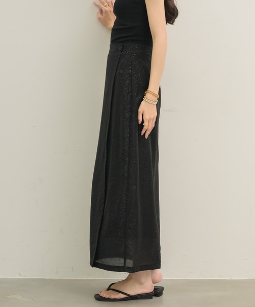 NEUNA(ヌナ)の「【あの大人気スカートからラメver.が登場?!】レイヤードラメラップスカート(スカート・レディース・アイボリー/ブラック・SMALL/MEDIUM)」の10枚目の写真