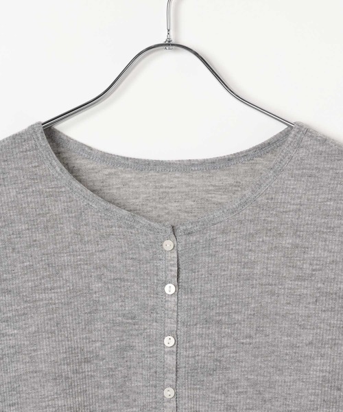 bijorie(ビジュリィ)の「【bijorie】ヘンリーシアートップス(Tシャツ/カットソー・レディース・ブラック/オフホワイト/ライトグレー/チャコール・FREE)」の14枚目の写真