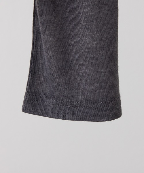 one after another NICE CLAUP(ワンアフターアナザーナイスクラップ)の「キャミ付きドロストトップス(Tシャツ/カットソー・レディース・チャコールグレー/オフホワイト/アイボリー・FREE)」の10枚目の写真