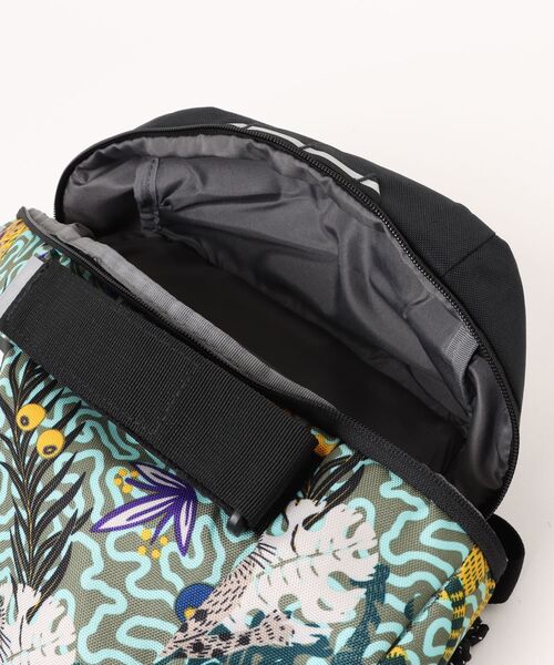 BURTON（バートン）の「Distortion 18L バックパック（バックパック/リュック・キッズ・マルチ/オレンジ/カモフラージュ・FREE）」の7枚目の写真