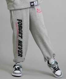 FORGET NEVER（フォーゲットネバー）の「【ムラサキスポーツ限定】FORGET NEVER/フォーゲットネバー スウェットパンツ ロングパンツ キッズ ロンパン ロゴ ウエストゴム 裾ドローコード 裏毛 254OO3LP146FN（スウェットパンツ）」