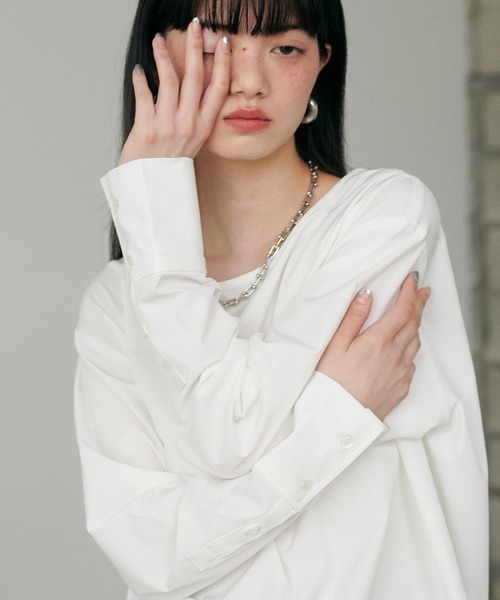 LARUTA(ラルータ)の「【LARUTA】カフス付き万能レイヤードプルオーバー(シャツ/ブラウス・レディース・オフホワイト/チャコールグレー・FREE)」の16枚目の写真