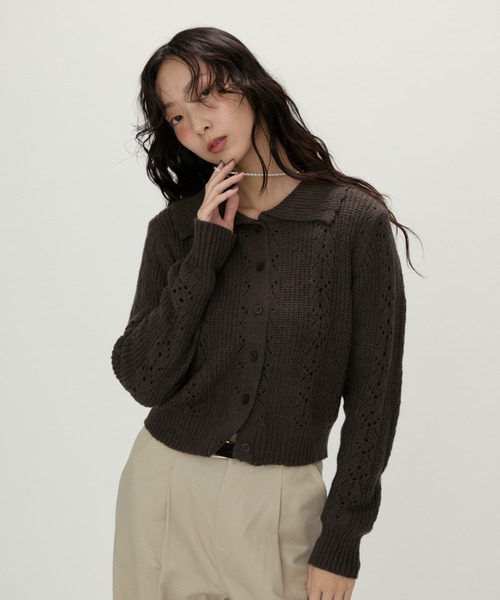 NUJOH（ヌゾ）の「Lace Knit Collar knit / レース編み襟付きニット（ニット/セーター・レディース・カーキ/チャコールグレー/グレー・FREE）」の2枚目の写真