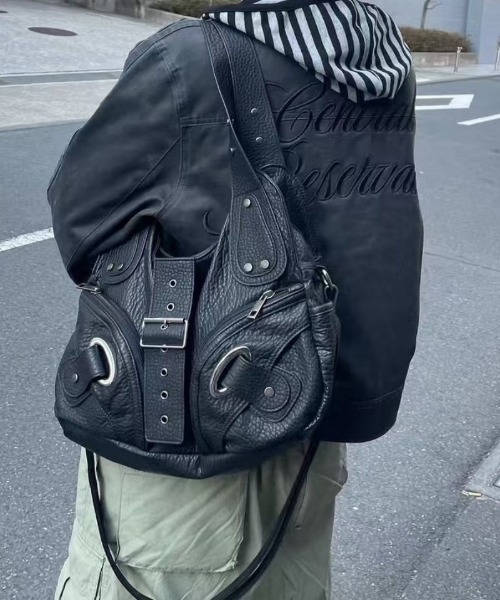 おしゃれスタ（オシャレスタ）の「ベルトデザインショルダーバッグ（ショルダーバッグ・レディース・ホワイト/ブラック/ピンク・FREE）」の3枚目の写真