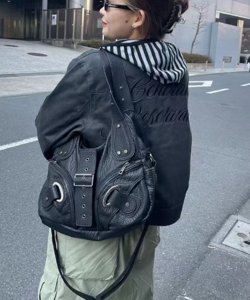 おしゃれスタ（オシャレスタ）の「ベルトデザインショルダーバッグ（ショルダーバッグ・レディース・ホワイト/ブラック/ピンク・FREE）」の5枚目の写真