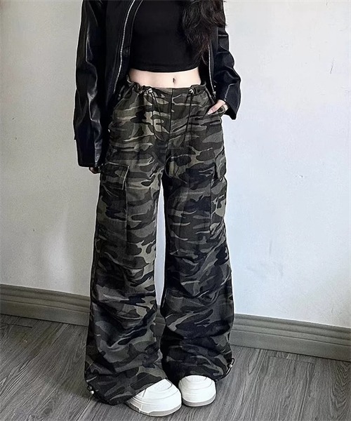 FREE STYLISTS(フリー スタイリスト)の「ドロスト迷彩柄デニムワイドパンツ(デニムパンツ・レディース・カーキ・S/M/XL/L)」の4枚目の写真