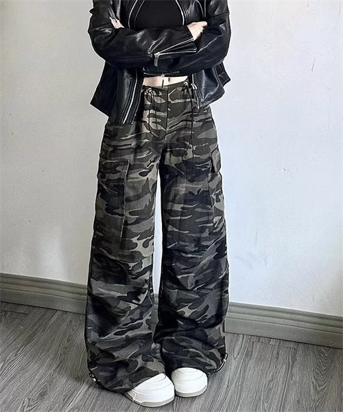 FREE STYLISTS(フリー スタイリスト)の「ドロスト迷彩柄デニムワイドパンツ(デニムパンツ・レディース・カーキ・S/M/XL/L)」の5枚目の写真